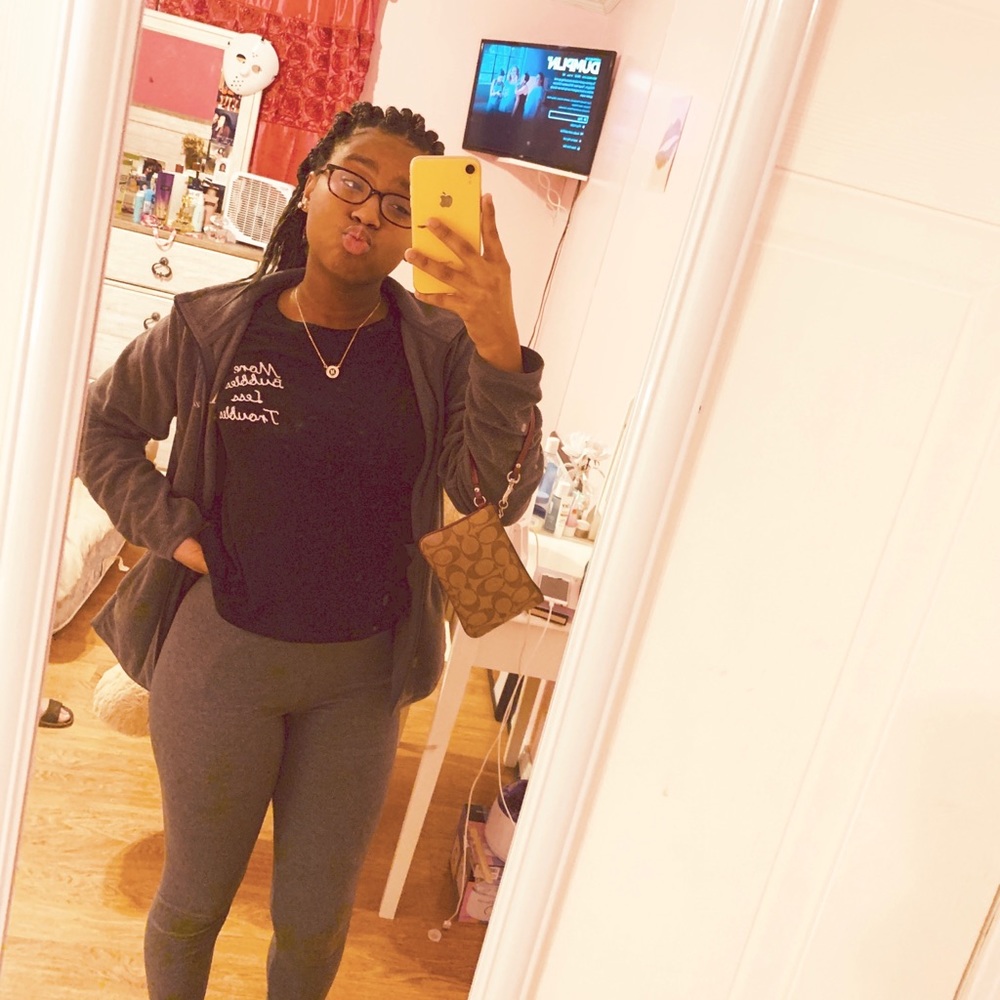 Meet your Posher, Michaya